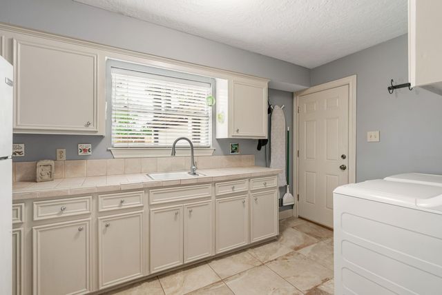 8342 Knurled Oak Lane, Spring, TX 77379