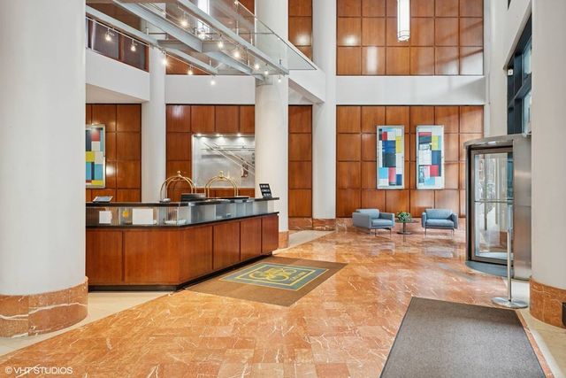 211 E Ohio Street 2211, Chicago, IL 60611