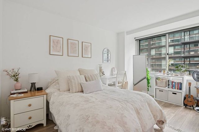211 E Ohio Street 2211, Chicago, IL 60611