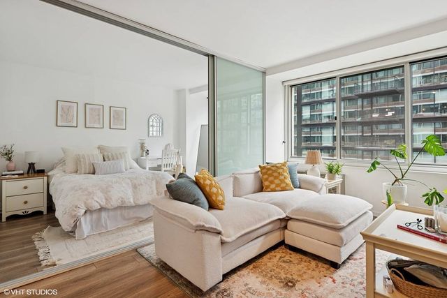 211 E Ohio Street 2211, Chicago, IL 60611