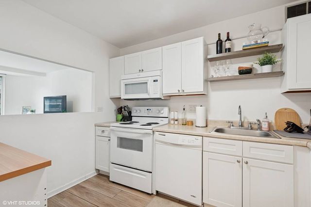 211 E Ohio Street 2211, Chicago, IL 60611