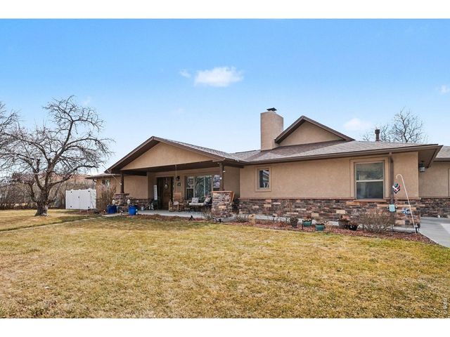 904 Engleman Pl, Loveland, CO 80538