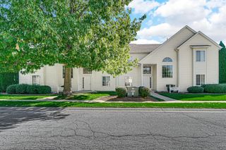 3000 Columbine Circle B, Valparaiso, IN 46383