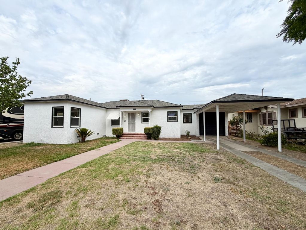 Image 1 of property listing at 2856 B Street, Selma, CA 93662