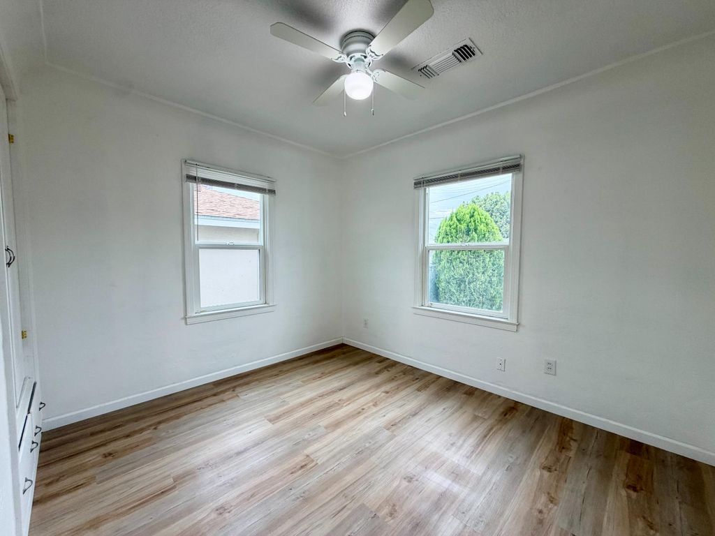 Image 11 of property listing at 2856 B Street, Selma, CA 93662