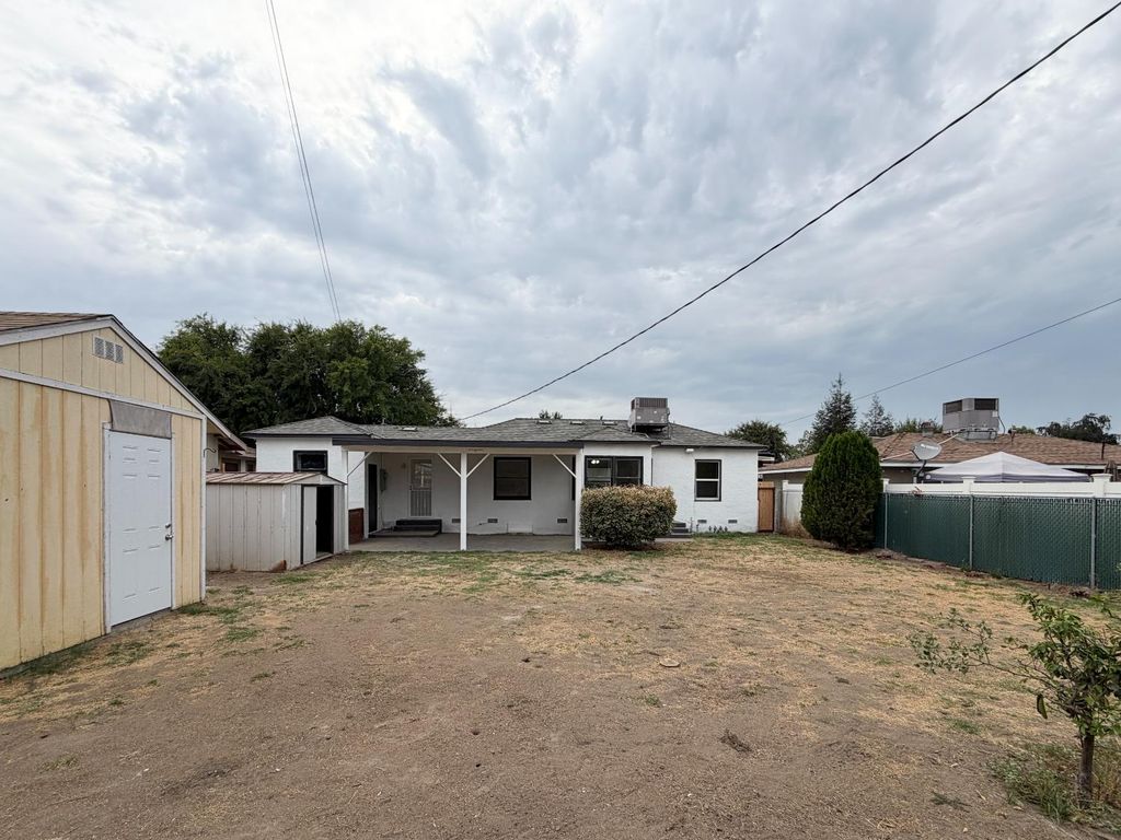 Image 19 of property listing at 2856 B Street, Selma, CA 93662