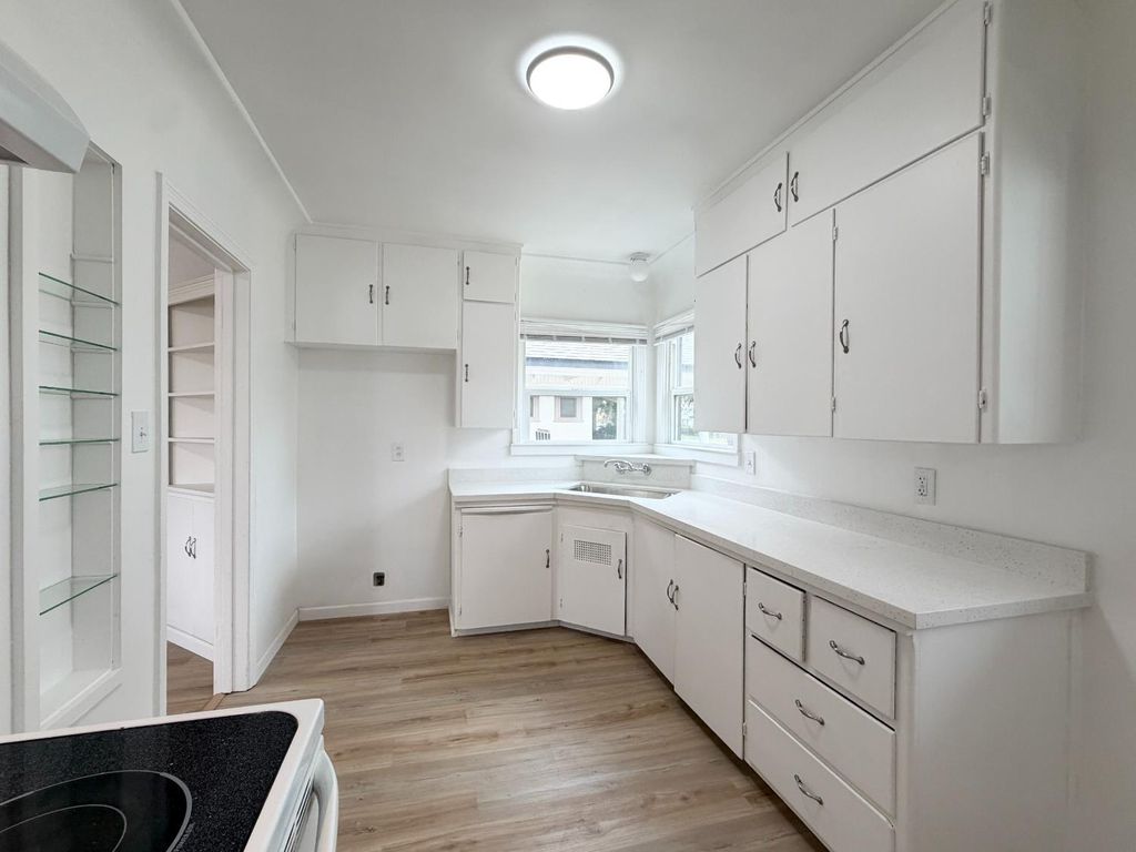Image 6 of property listing at 2856 B Street, Selma, CA 93662