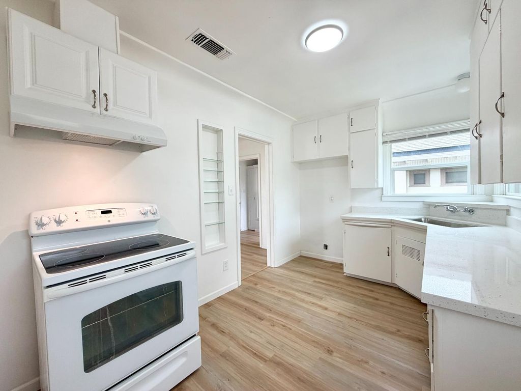 Image 7 of property listing at 2856 B Street, Selma, CA 93662
