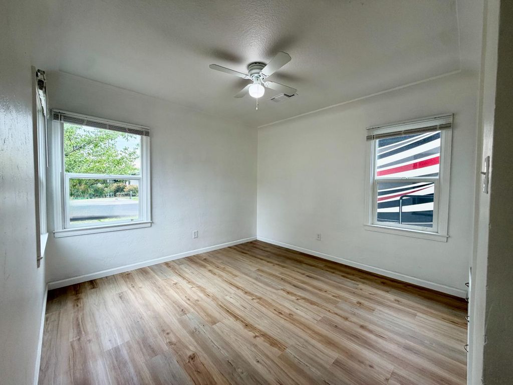 Image 9 of property listing at 2856 B Street, Selma, CA 93662