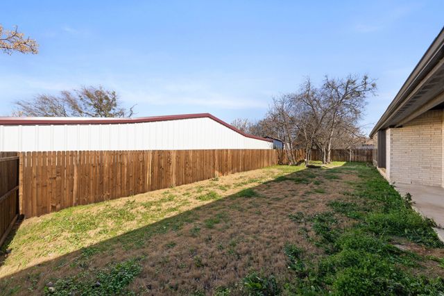 502 W 2nd Street, Venus, TX 76033