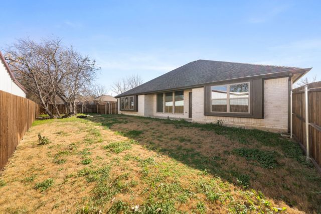 502 W 2nd Street, Venus, TX 76033