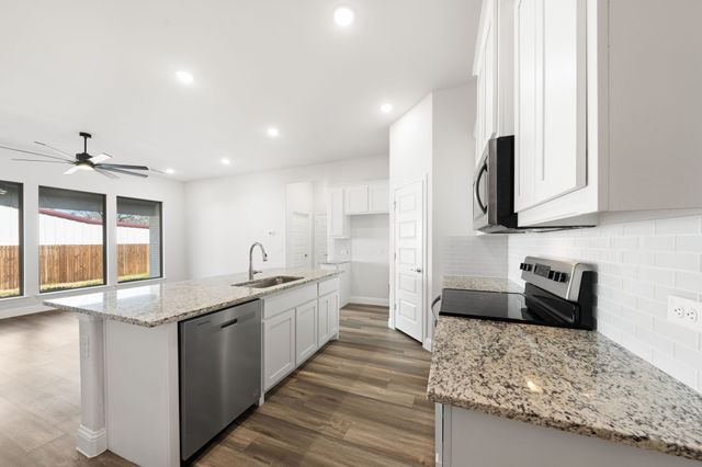 502 W 2nd Street, Venus, TX 76033