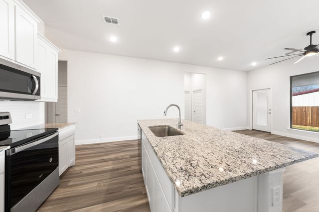 502 W 2nd Street, Venus, TX 76033