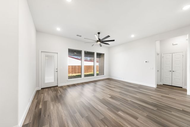 502 W 2nd Street, Venus, TX 76033