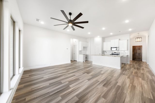 502 W 2nd Street, Venus, TX 76033