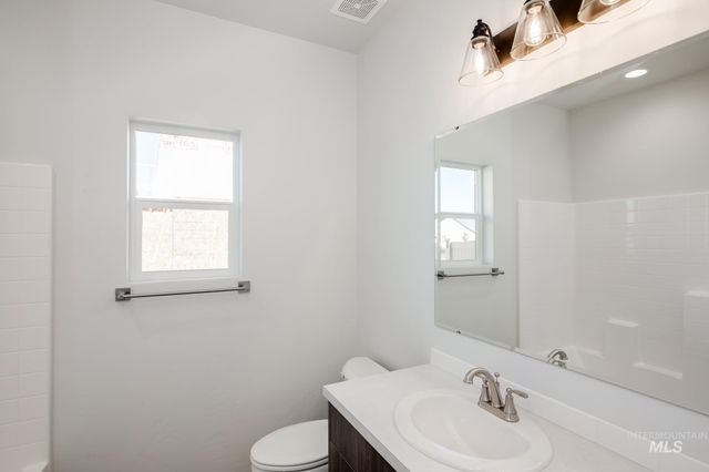 1079 Woods Bog Ct, Middleton, ID 83644