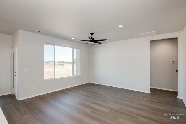 1079 Woods Bog Ct, Middleton, ID 83644