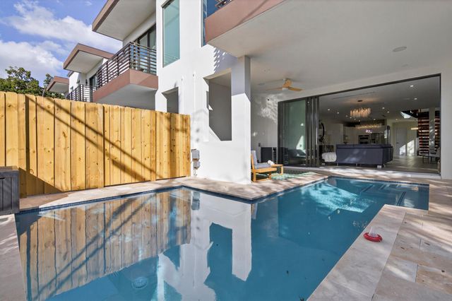 1121 NE 17th Avenue, Fort Lauderdale, FL 33304