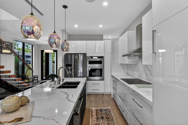 1121 NE 17th Avenue, Fort Lauderdale, FL 33304