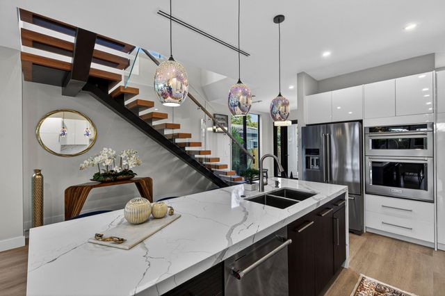 1121 NE 17th Avenue, Fort Lauderdale, FL 33304