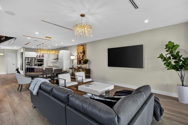 1121 NE 17th Avenue, Fort Lauderdale, FL 33304