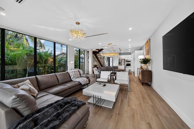 1121 NE 17th Avenue, Fort Lauderdale, FL 33304