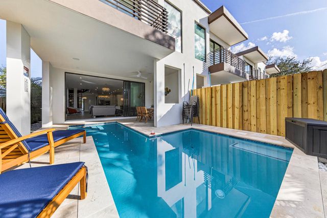 1121 NE 17th Avenue, Fort Lauderdale, FL 33304