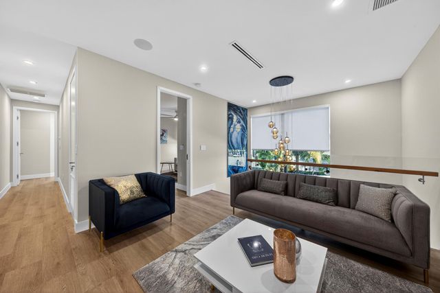 1121 NE 17th Avenue, Fort Lauderdale, FL 33304