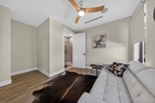 1121 NE 17th Avenue, Fort Lauderdale, FL 33304