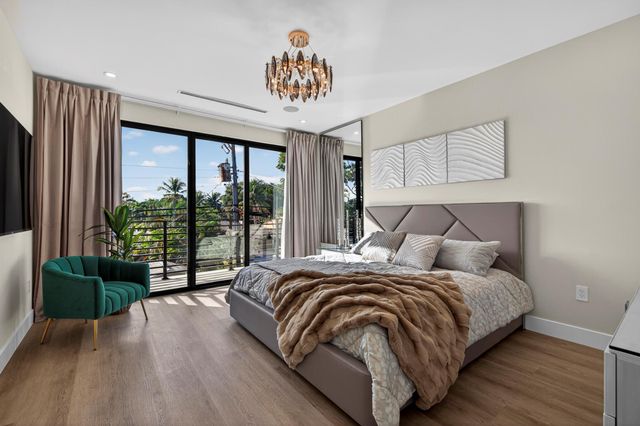 1121 NE 17th Avenue, Fort Lauderdale, FL 33304