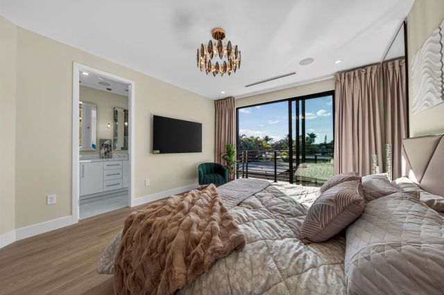 1121 NE 17th Avenue, Fort Lauderdale, FL 33304