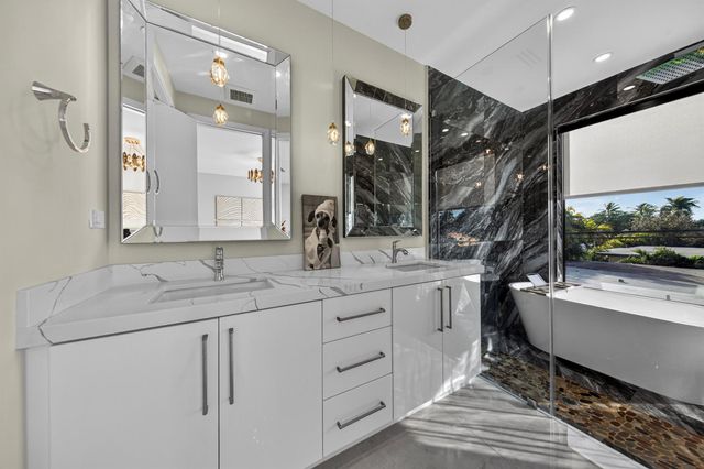 1121 NE 17th Avenue, Fort Lauderdale, FL 33304