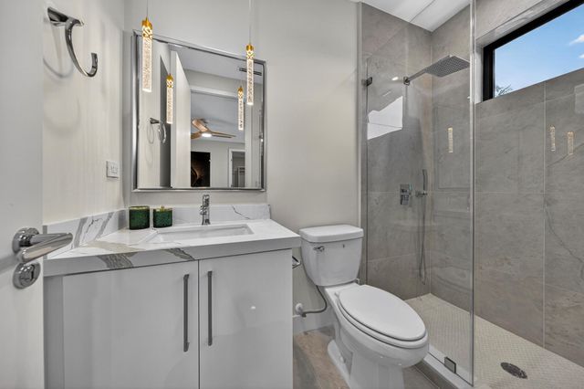 1121 NE 17th Avenue, Fort Lauderdale, FL 33304