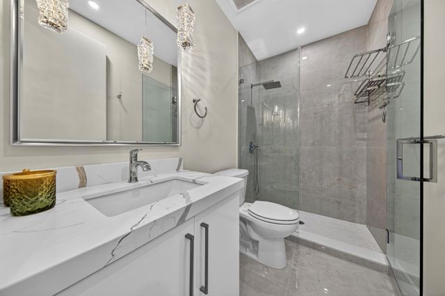 1121 NE 17th Avenue, Fort Lauderdale, FL 33304