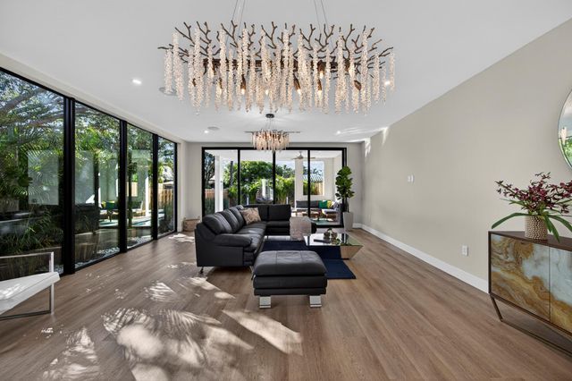 1121 NE 17th Avenue, Fort Lauderdale, FL 33304