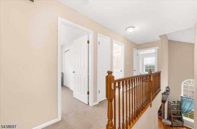 8 Cottage Pl, Branchburg Twp., NJ 08876