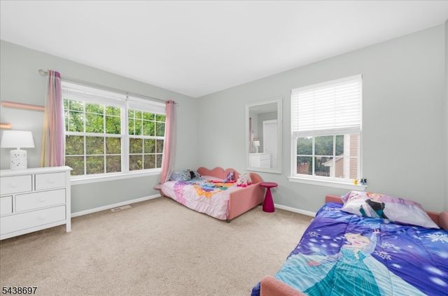 8 Cottage Pl, Branchburg Twp., NJ 08876