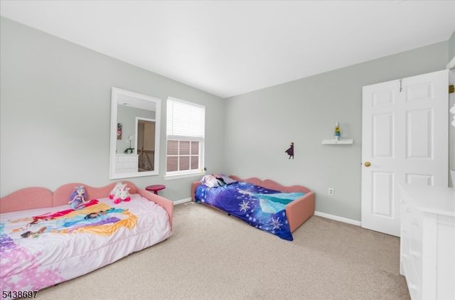 8 Cottage Pl, Branchburg Twp., NJ 08876