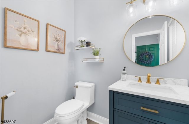 8 Cottage Pl, Branchburg Twp., NJ 08876