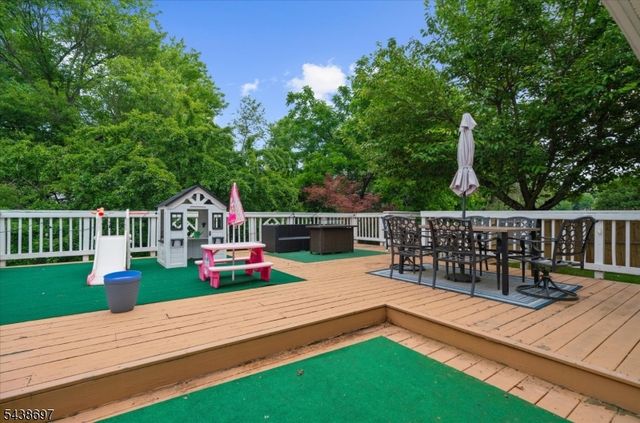 8 Cottage Pl, Branchburg Twp., NJ 08876