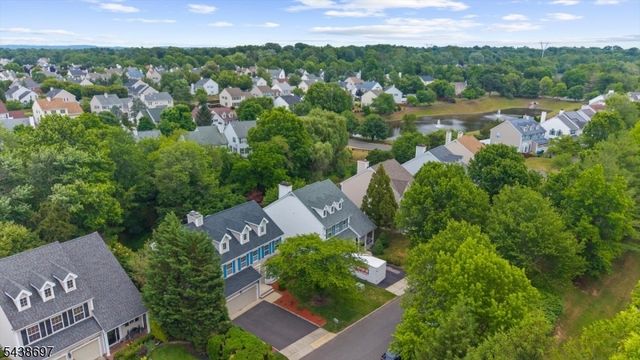 8 Cottage Pl, Branchburg Twp., NJ 08876