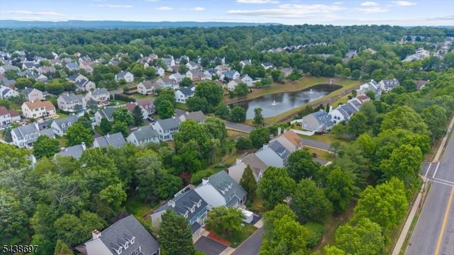 8 Cottage Pl, Branchburg Twp., NJ 08876