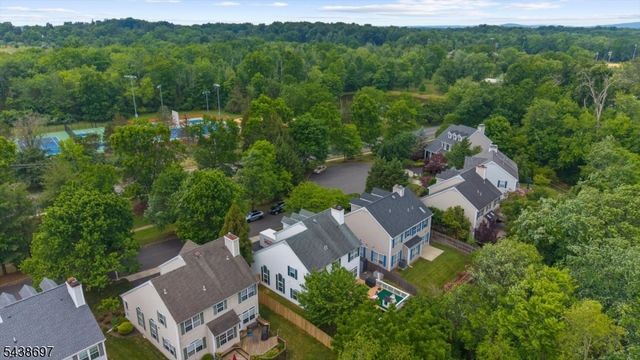 8 Cottage Pl, Branchburg Twp., NJ 08876