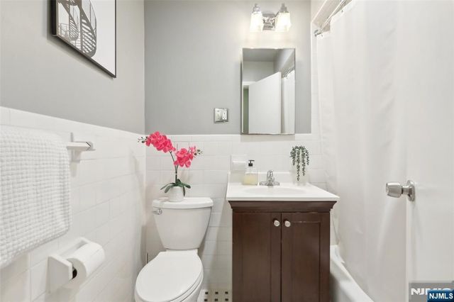 254 4th Street, Jersey City, NJ 07302
