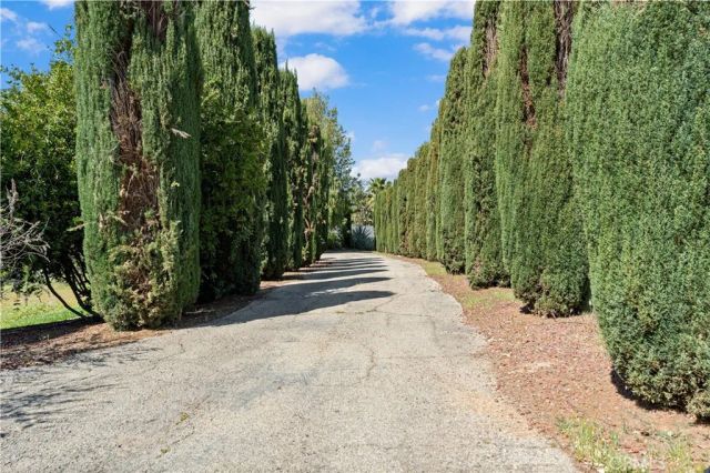 16872 Iris, Riverside, CA 92504