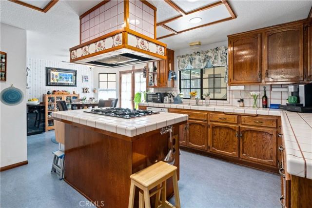 16872 Iris, Riverside, CA 92504