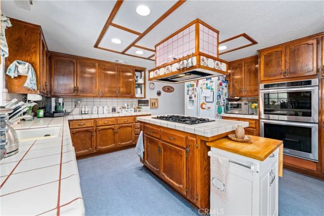 16872 Iris, Riverside, CA 92504