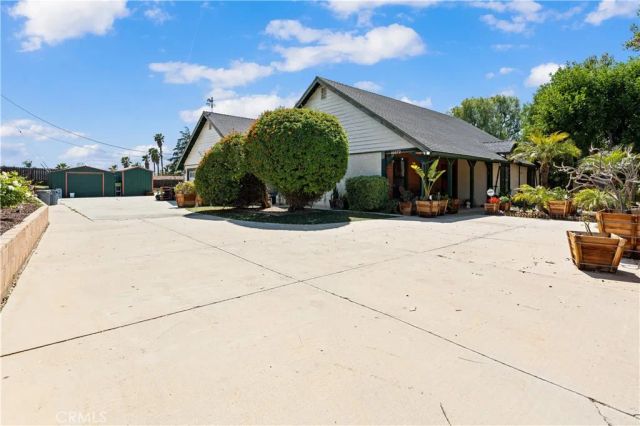 16872 Iris, Riverside, CA 92504
