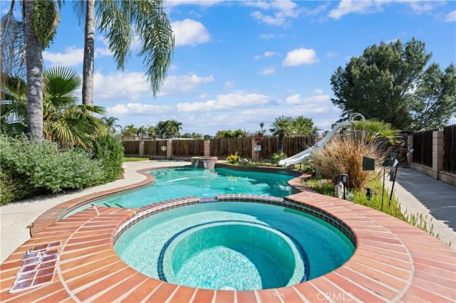 16872 Iris, Riverside, CA 92504