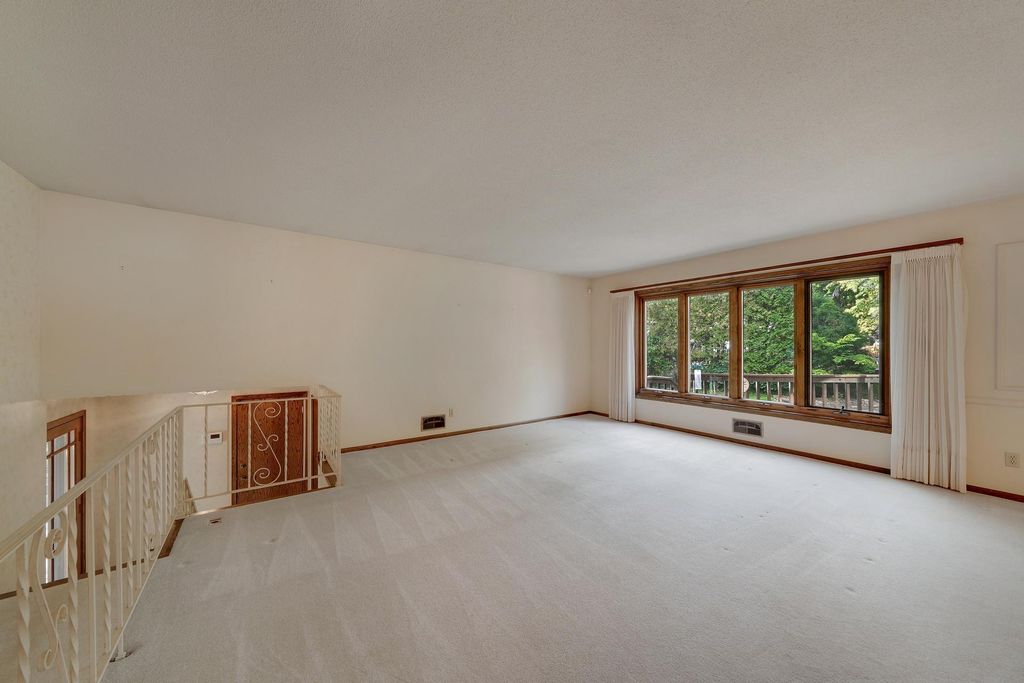 9716 Oxborough Road, Bloomington, MN 55437 — photo 4